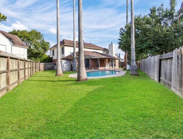 4013 Ivywood Drive, Pearland, TX 77584