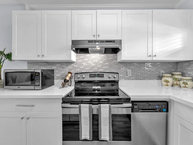 6770 Royal Palm 205, Margate, FL 33063