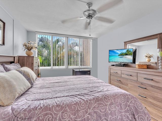 6770 Royal Palm 205, Margate, FL 33063