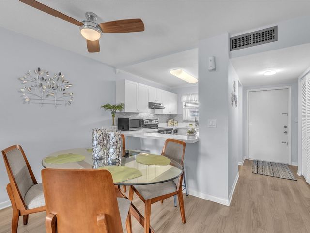 6770 Royal Palm 205, Margate, FL 33063