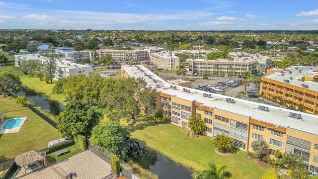 6770 Royal Palm 205, Margate, FL 33063