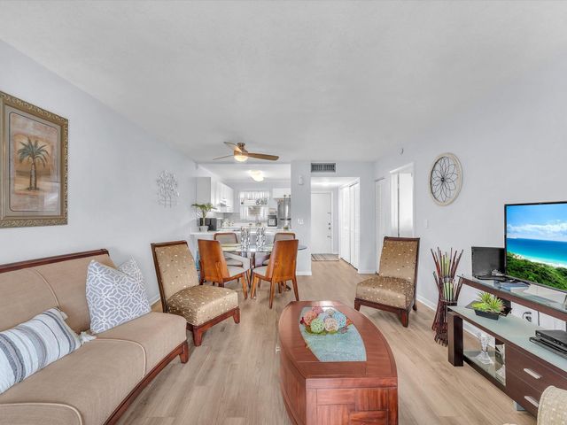 6770 Royal Palm 205, Margate, FL 33063