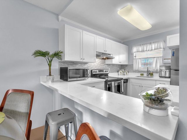 6770 Royal Palm 205, Margate, FL 33063