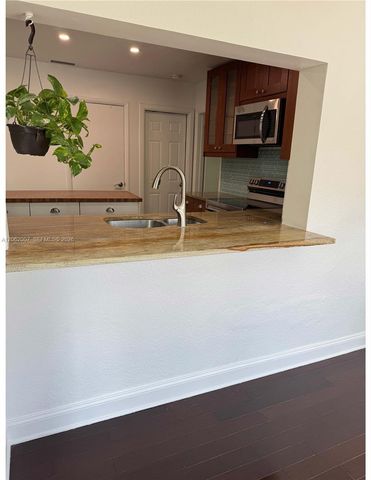 5320 SW 89th Ave, Cooper City, FL 33328