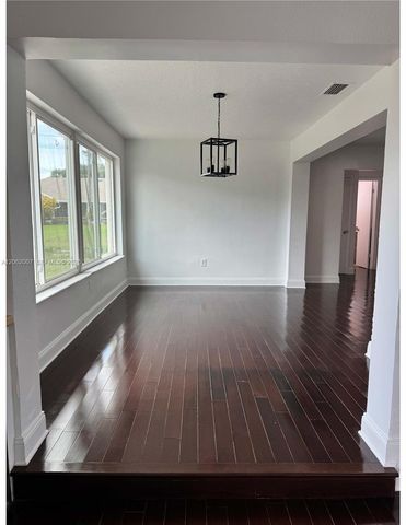 5320 SW 89th Ave, Cooper City, FL 33328