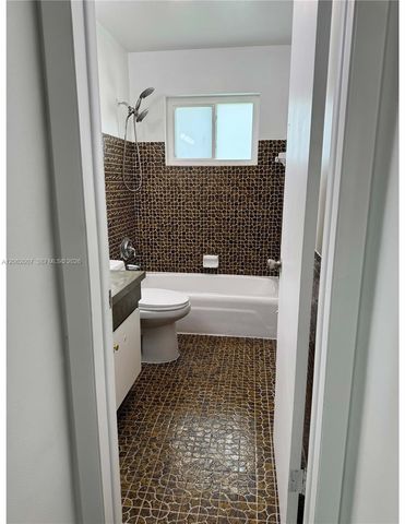5320 SW 89th Ave, Cooper City, FL 33328