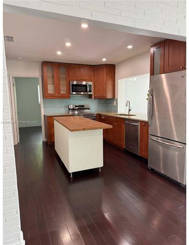 5320 SW 89th Ave, Cooper City, FL 33328