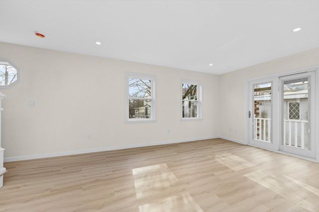 48 Ash Ave B, Somerville, MA 02145