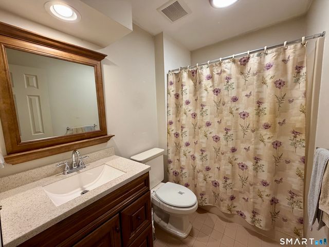 210 Windgate Circle A, Monroe, CT 06468