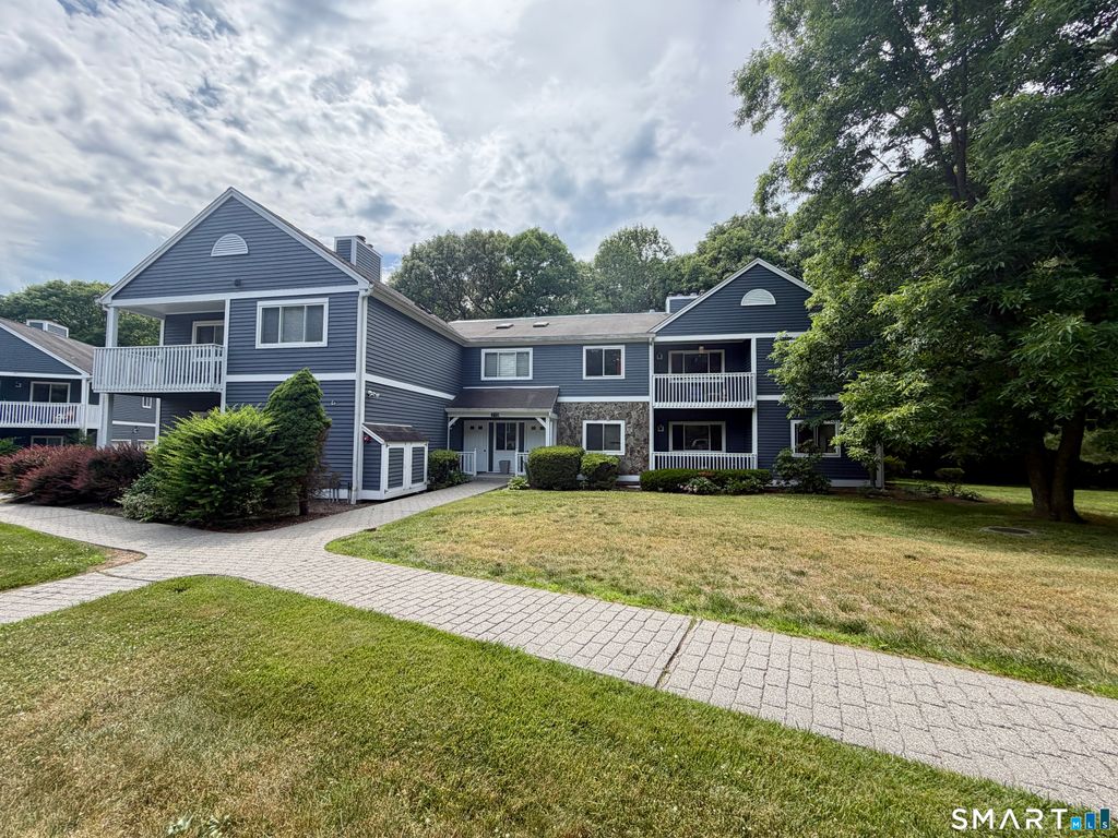 210 Windgate Circle A, Monroe, CT 06468