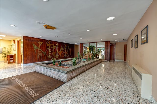 100 Brooklyn Avenue 2R, Freeport, NY 11520