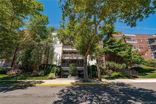 100 Brooklyn Avenue 2R, Freeport, NY 11520