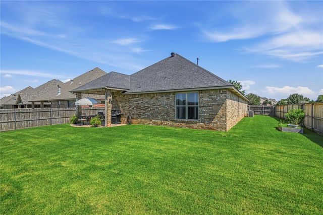 900 NW 194th Terrace, Edmond, OK 73012
