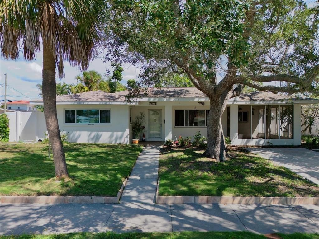 921 LANTANA AVENUE, Clearwater Beach, FL 33767
