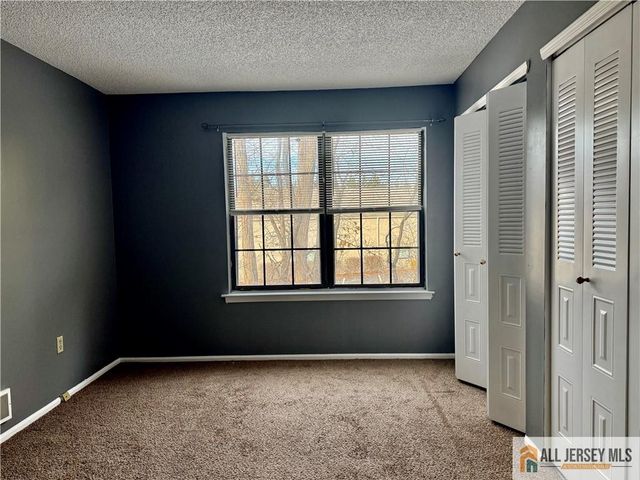 31 Voscek Court, Lawrence, NJ 08648