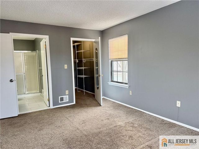 31 Voscek Court, Lawrence, NJ 08648