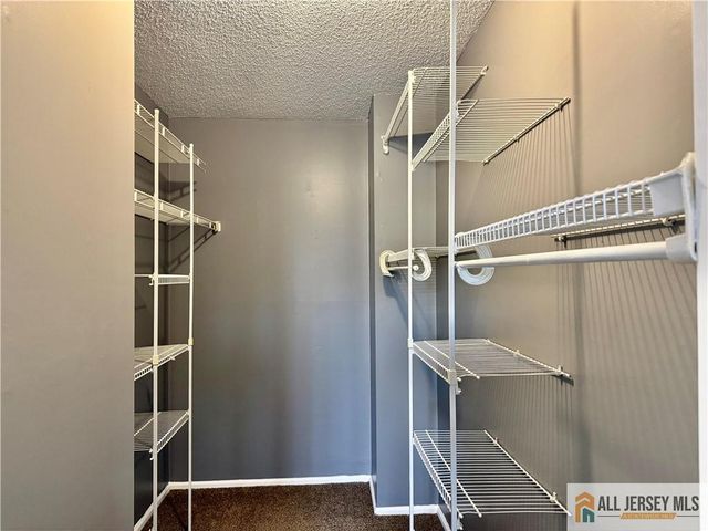 31 Voscek Court, Lawrence, NJ 08648