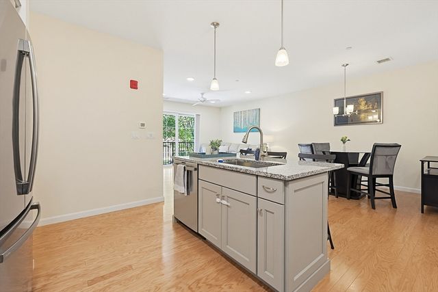 200 Revere St 4209, Canton, MA 02021