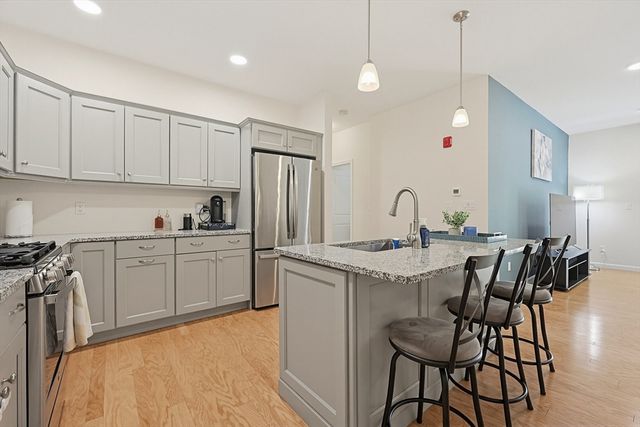 200 Revere St 4209, Canton, MA 02021