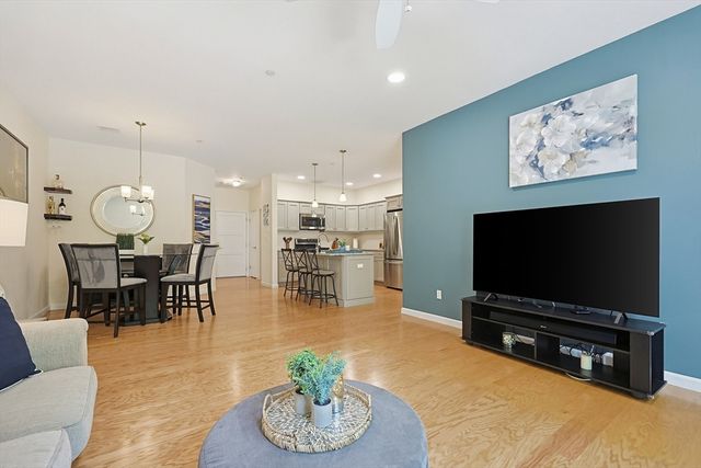 200 Revere St 4209, Canton, MA 02021