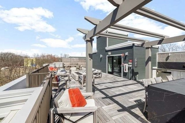 200 Revere St 4209, Canton, MA 02021