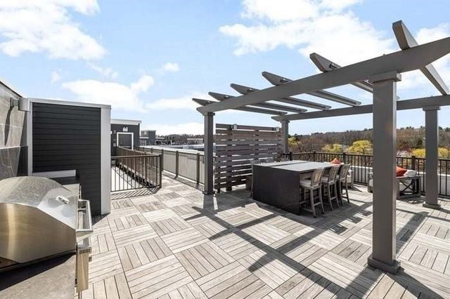 200 Revere St 4209, Canton, MA 02021