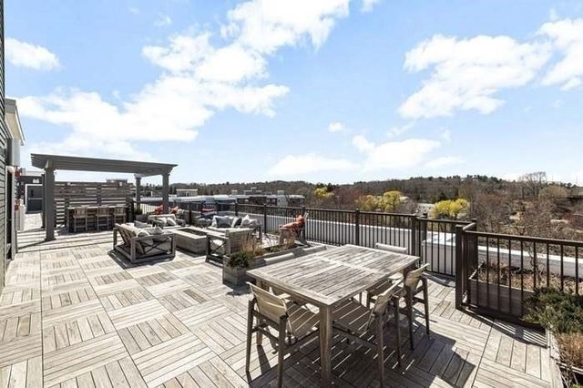 200 Revere St 4209, Canton, MA 02021