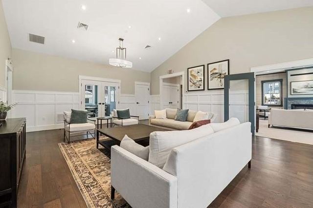 200 Revere St 4209, Canton, MA 02021