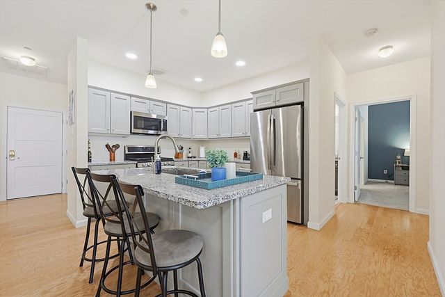 200 Revere St 4209, Canton, MA 02021