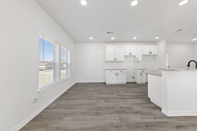 2330 Idaho Avenue, Dallas, TX 75216