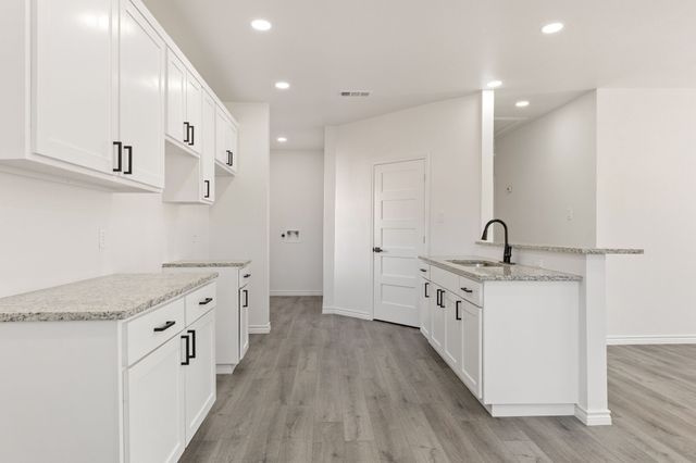 2330 Idaho Avenue, Dallas, TX 75216