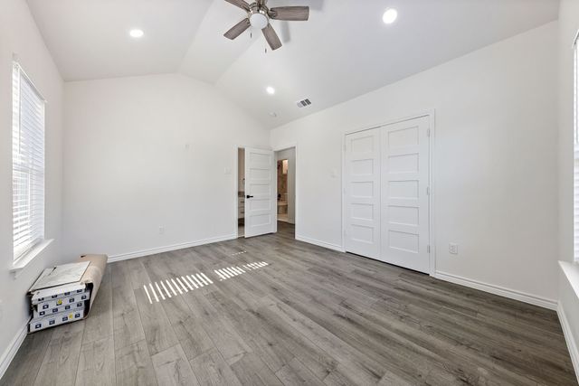 2330 Idaho Avenue, Dallas, TX 75216