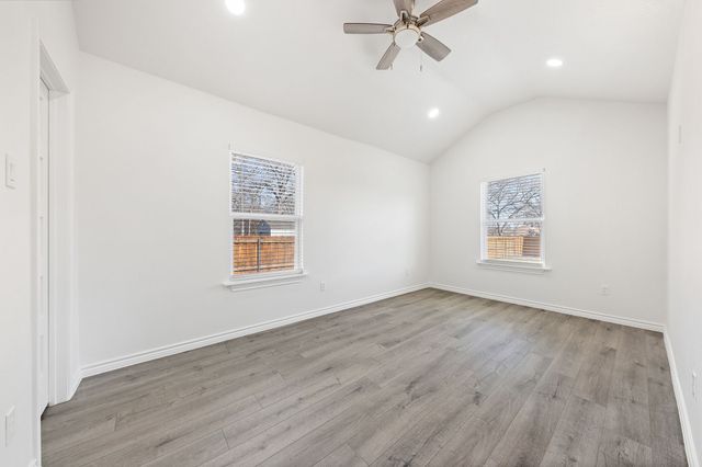 2330 Idaho Avenue, Dallas, TX 75216