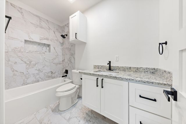 2330 Idaho Avenue, Dallas, TX 75216