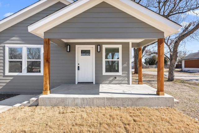 2330 Idaho Avenue, Dallas, TX 75216