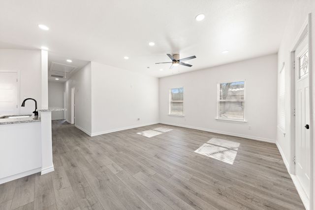 2330 Idaho Avenue, Dallas, TX 75216