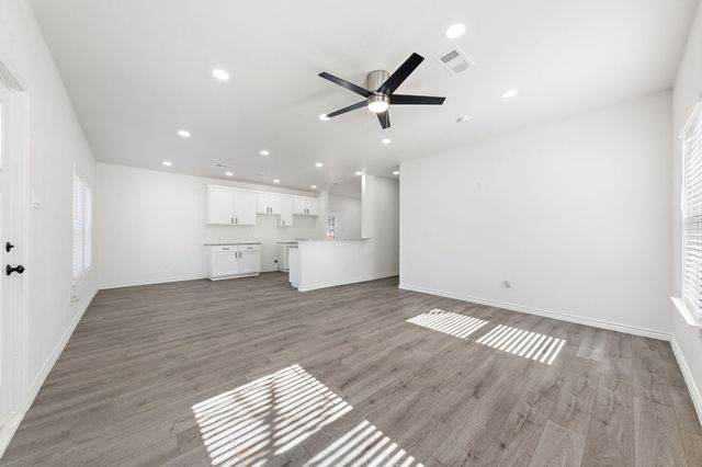 2330 Idaho Avenue, Dallas, TX 75216