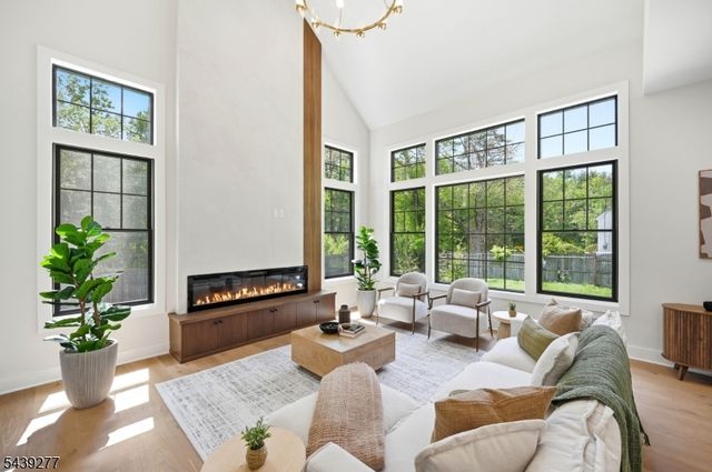 12 Locust Pl, Livingston Twp., NJ 07039