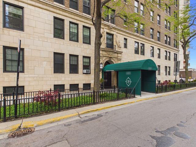 6101 N Sheridan Road 1A, Chicago, IL 60660