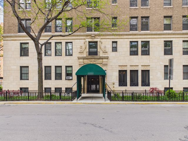 6101 N Sheridan Road 1A, Chicago, IL 60660