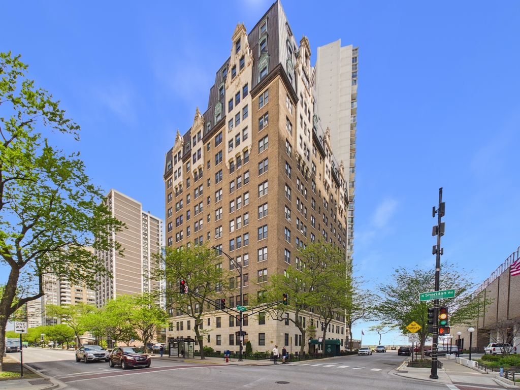 6101 N Sheridan Road 1A, Chicago, IL 60660