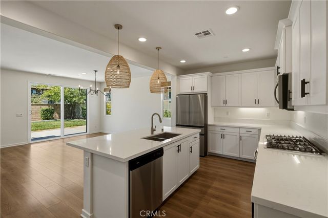 28296 Harvest Gold Court, Menifee, CA 92584