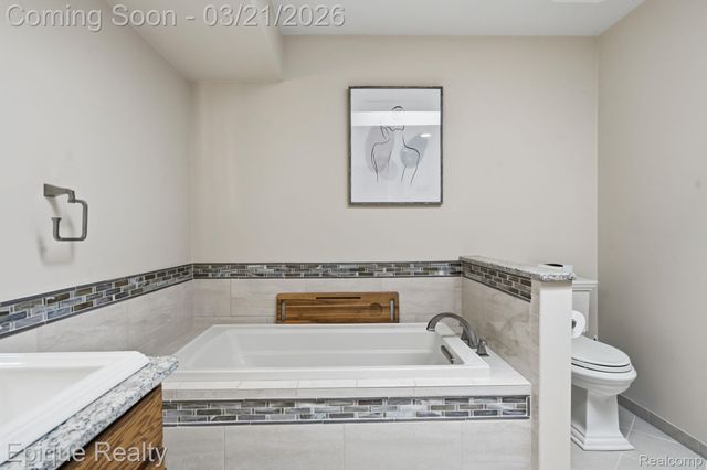 6607 Ridgeview Drive, Independence Charter Township, MI 48346