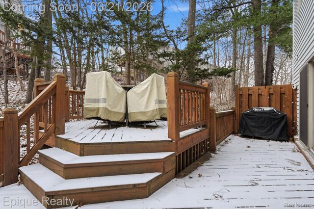 6607 Ridgeview Drive, Independence Charter Township, MI 48346