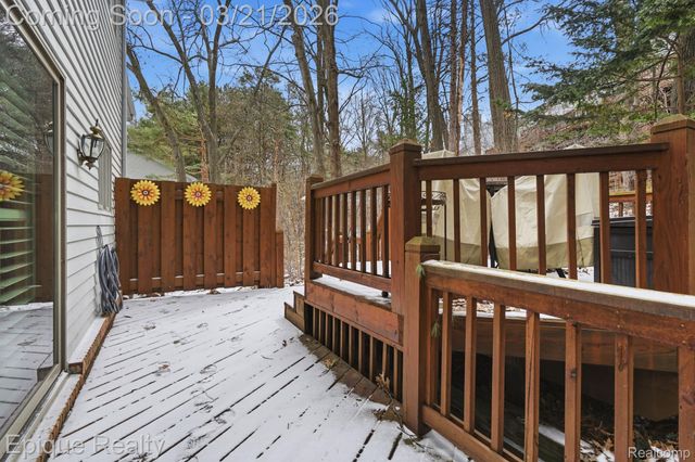 6607 Ridgeview Drive, Independence Charter Township, MI 48346