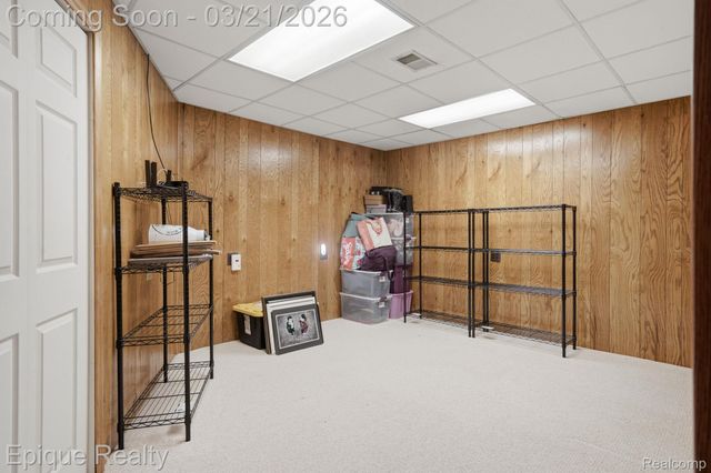 6607 Ridgeview Drive, Independence Charter Township, MI 48346