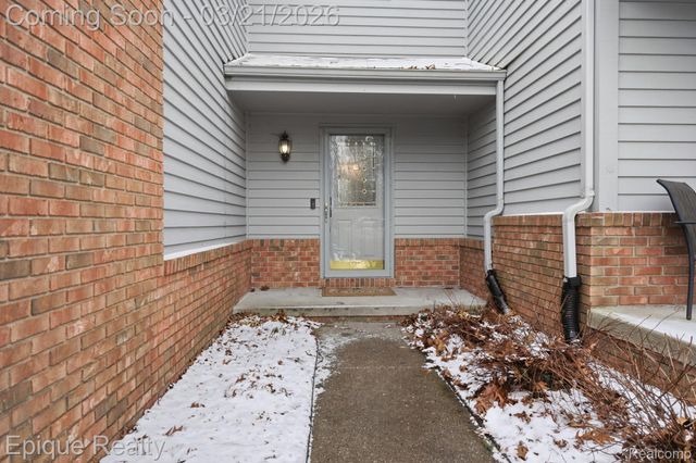 6607 Ridgeview Drive, Independence Charter Township, MI 48346