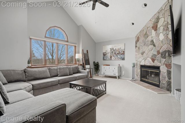 6607 Ridgeview Drive, Independence Charter Township, MI 48346