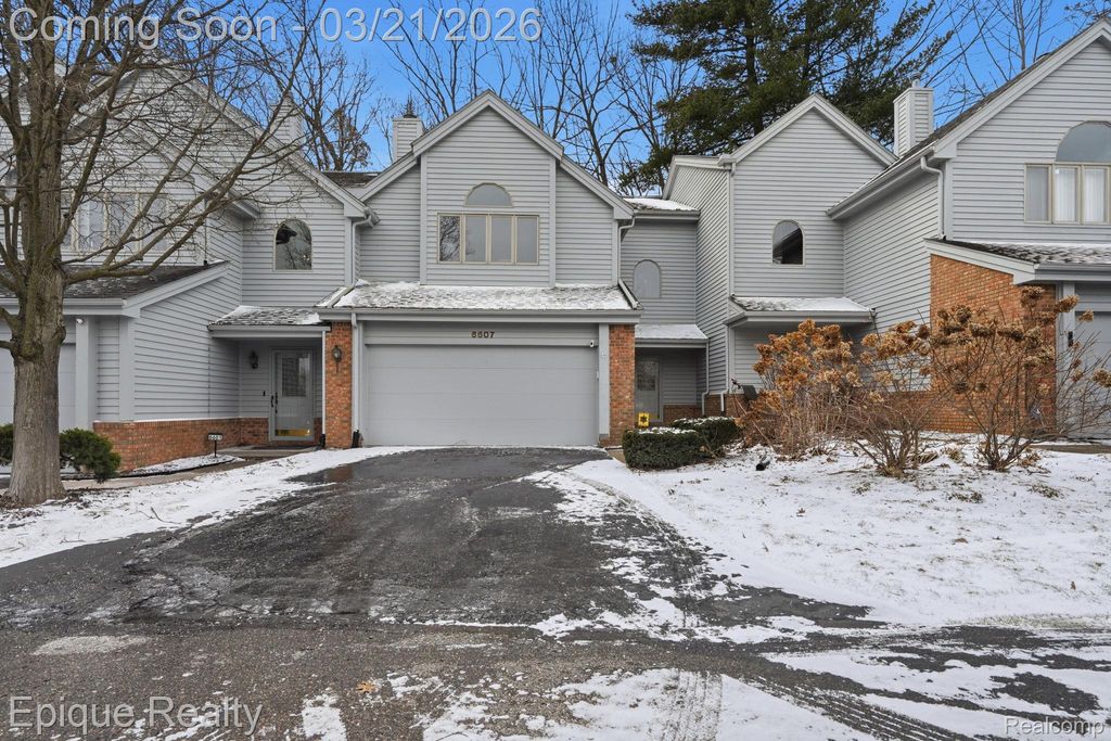 6607 Ridgeview Drive, Independence Charter Township, MI 48346