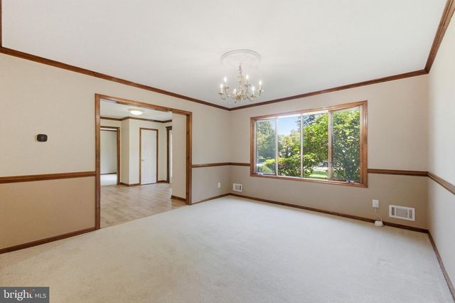 15 WAYNE WAY, East Windsor, NJ 08520